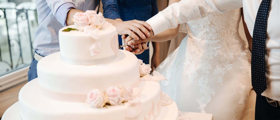 how-much-does-a-wedding-cake-cost-best-buys