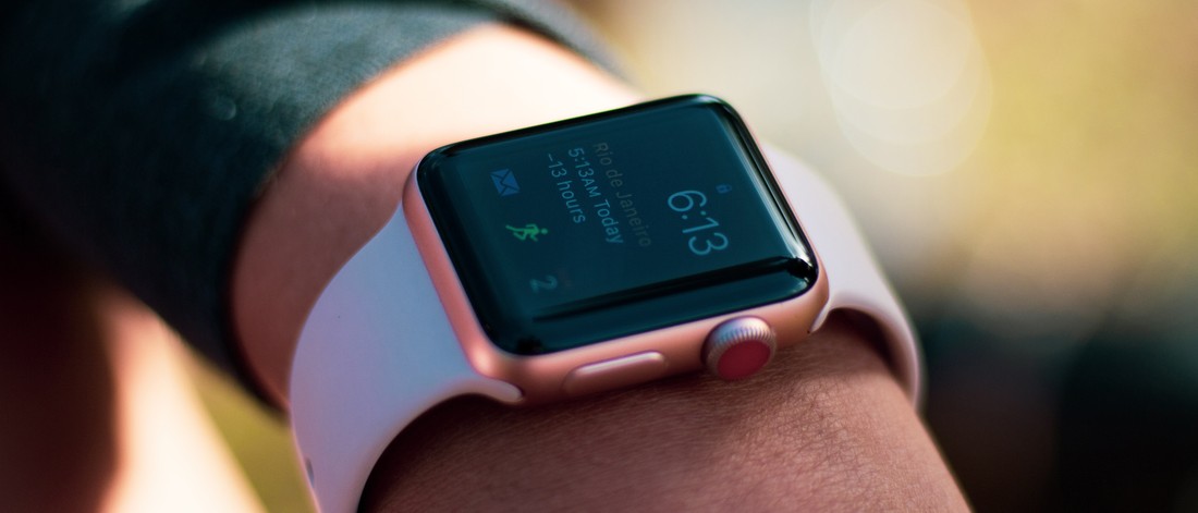 Smartwatch features: How to Buy a Smartwatch in 2021 | Best Buys