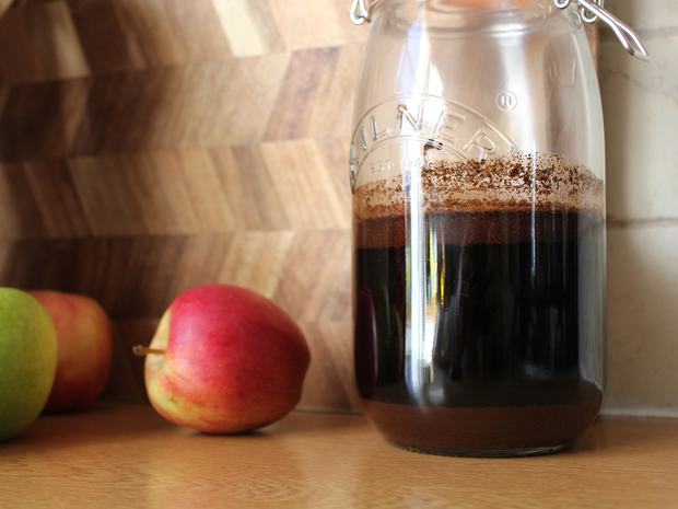 how-to-make-cold-brew-coffee-steeping