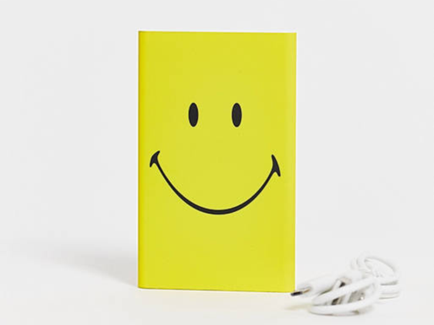 smiley-face-power-bank-charger