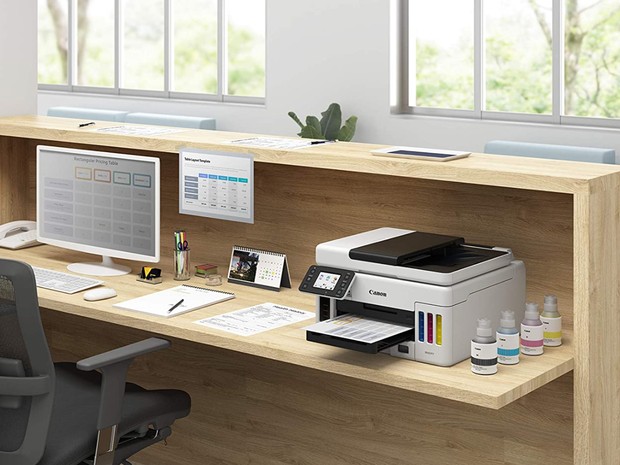 office-with-wireless-printer
