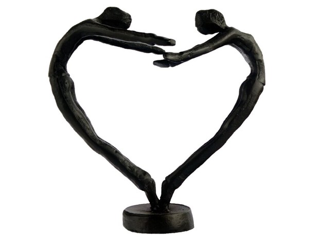 couple-heart-figurine