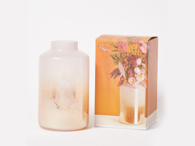 Peonia Lustre Pink & Orange Glass Vase can be used to promote hygge.